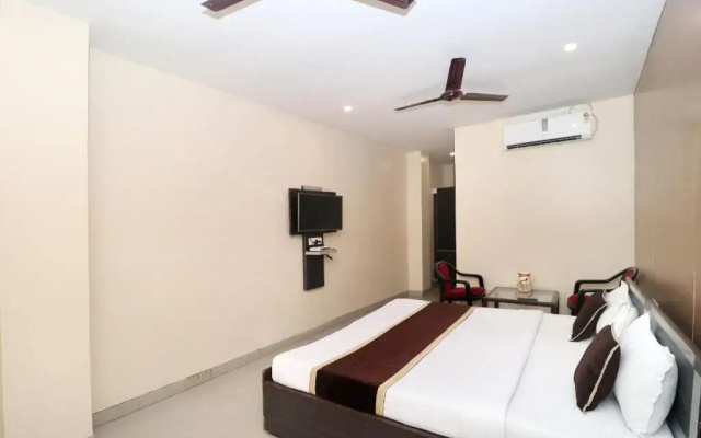 Collection O by OYO White Stone Residency