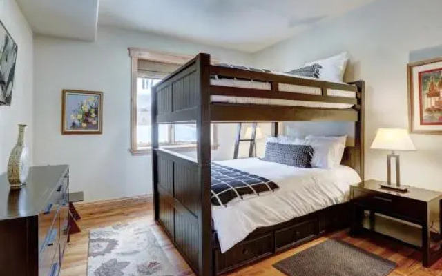 Placer Ridge Lookout Apartment