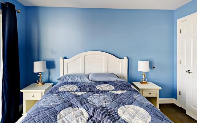 Put-in-Bay Waterfront Condo #204