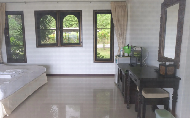 Khaolak Hillside Villa