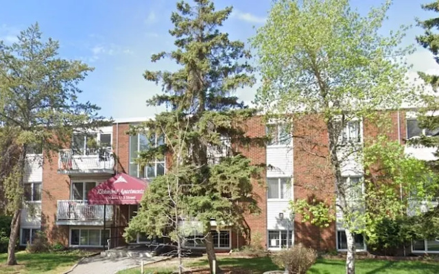 10644 113 St