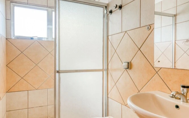 Hotel Vila Rica by OYO Rooms