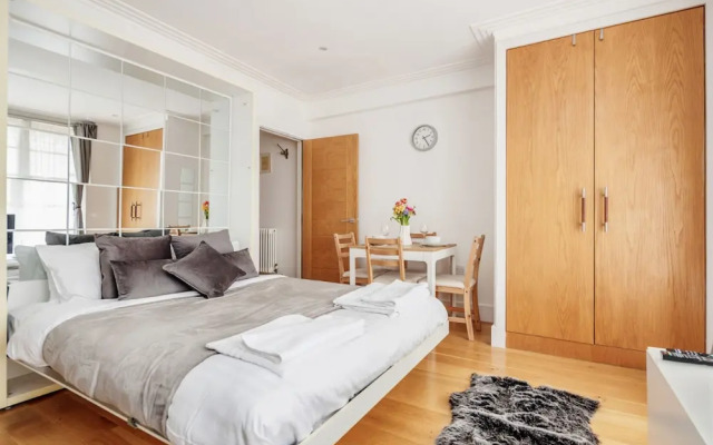 Elegant Stay Near Hyde Park