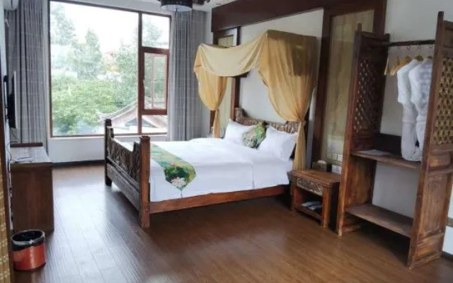 Lijiang Beibeijia Snow Mountain Scenic Home