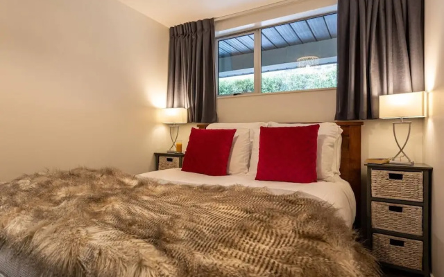 Central City Apartment with Parking & Great Views