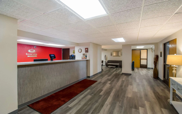 Econo Lodge Duluth near Miller Hill Mall