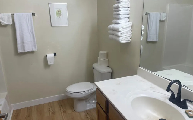 The Kingsley Suites