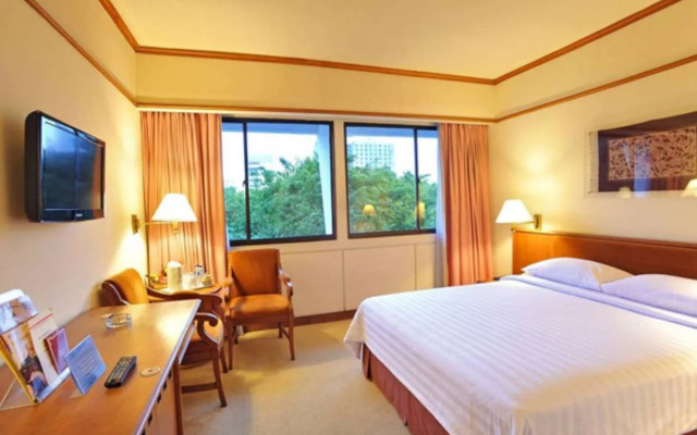 Elmi Hotel