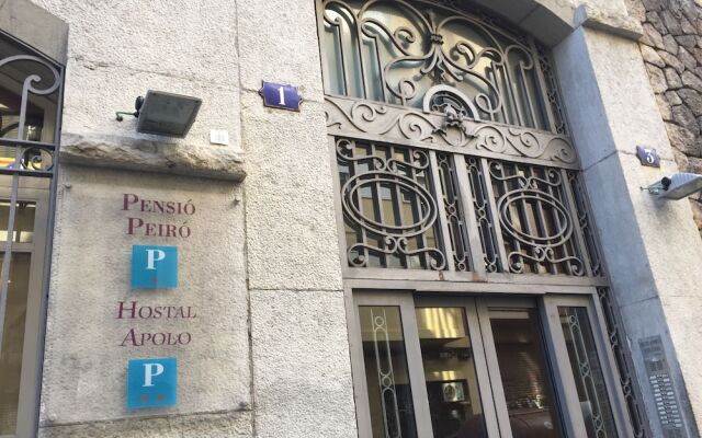 Отель Pensión Peiró Испания, Барселона - 1 отзыв об отеле, цены и фото номеров - забронировать отель Pensión Peiró онлайн вид на фасад