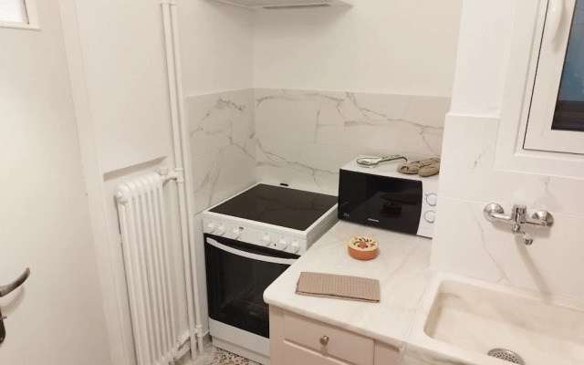Zeus Apartment