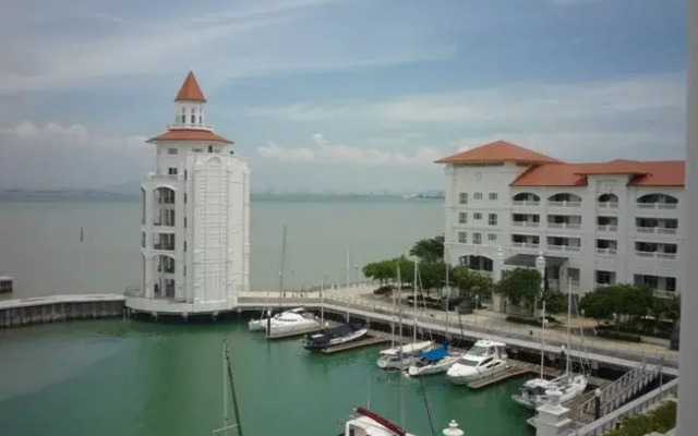 YCs Apartment @ Straits Quay