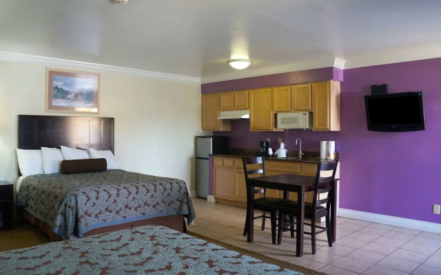 Rodeo Lodge