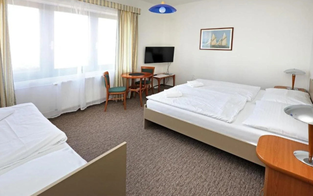 Hotel Laguna Slapy