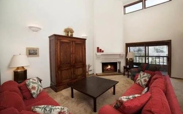 Summit Condominiums in Elkhorn by Alpine Lodging