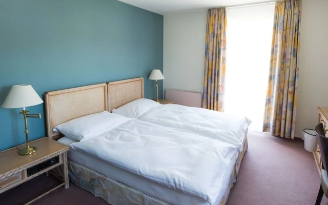 Ascott Hotel & Restaurant