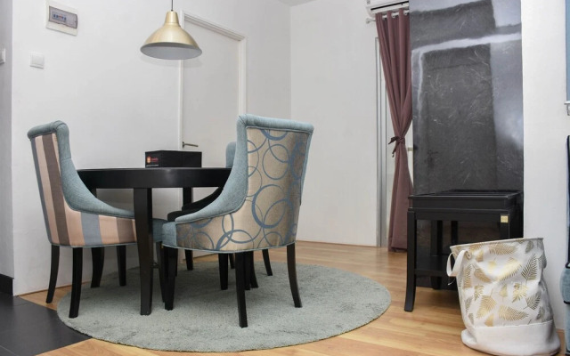 Comfort And Spacious 1Br At Pakubuwono Terrace Apartment
