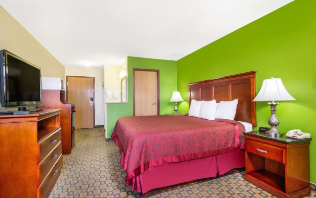 Days Inn & Suites Wichita