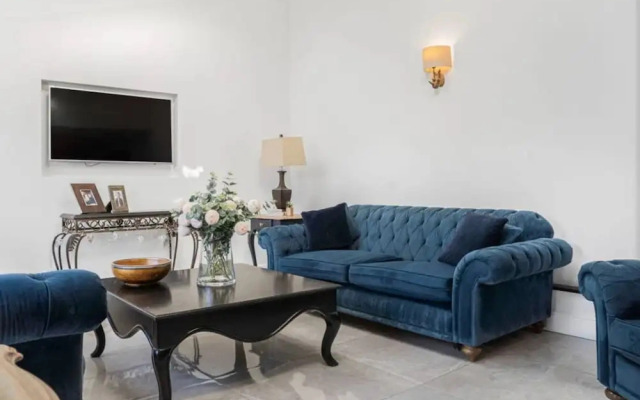 Mayrose House 6BR 4bath Luxe Spacious Retreat