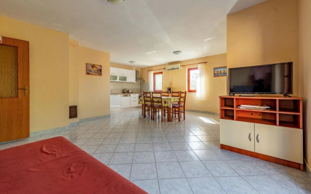 Beautiful Apartment in Vrsi With Wifi and 2 Bedrooms