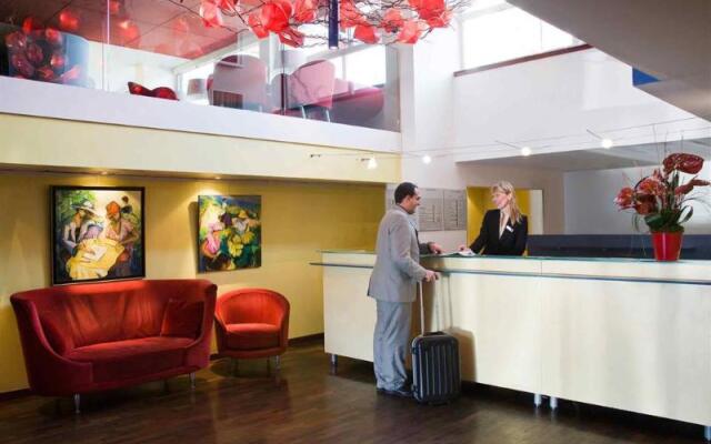 Отель Mercure Marseille Centre Prado Vélodrome интерьер отеля