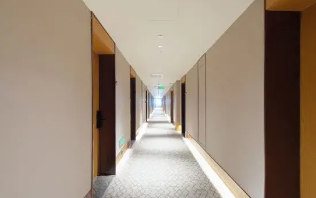 JI Hotel (Urumqi Altay Road Zhongyinggong Subway Station)