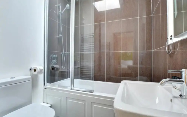 Idyllic Holiday Home in Saint Columb With Terrace