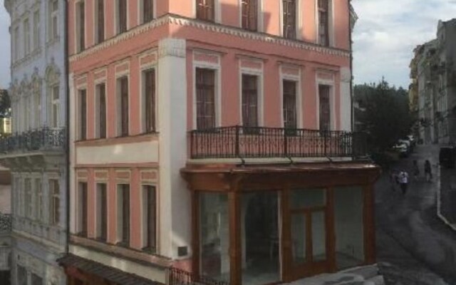 Отель Pension Asila вид на фасад