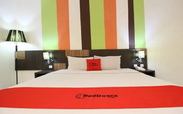 RedDoorz Plus near Keraton Yogyakarta 2