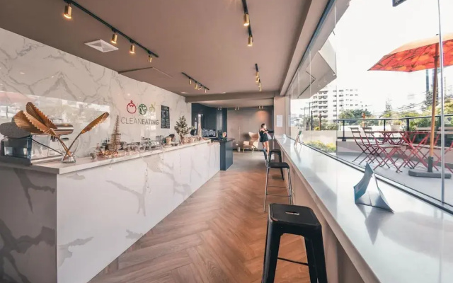 Breakfast Included at Regatta Living 605