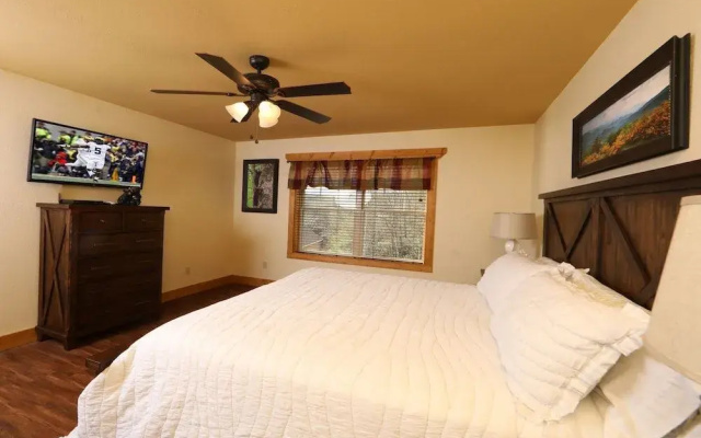 Firefly Nights 5 Bedrooms 5 Bathrooms Cabin