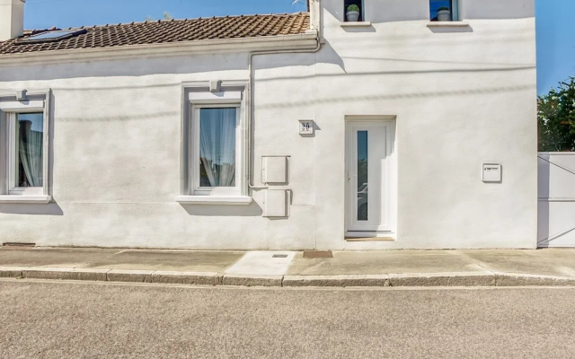 Comfortable Holiday Home in Roanne With Swimming Pool