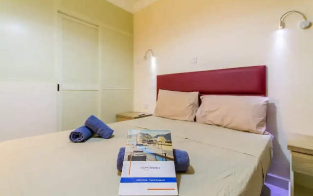 Pool and Sea, charming Merill Apart 3