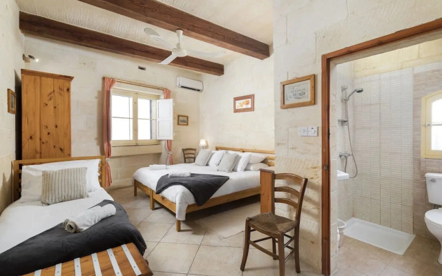 Tal-Kitarra Villa