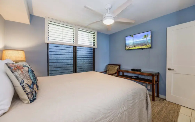 Noelani 304 3bdrm 2.5 Bath 3 Bedroom Condo by RedAwning