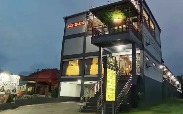 The Rich Hotel