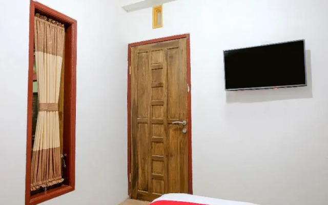 D&A Guesthouse Syariah And Rent Car by OYO Rooms