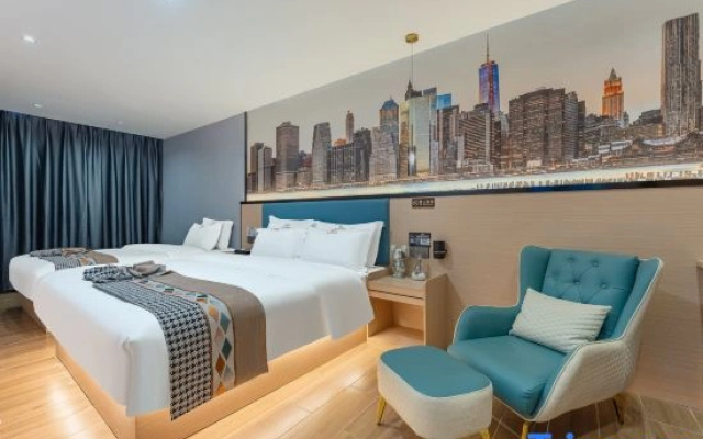 Jieyang Fengjiang E-sports Hotel