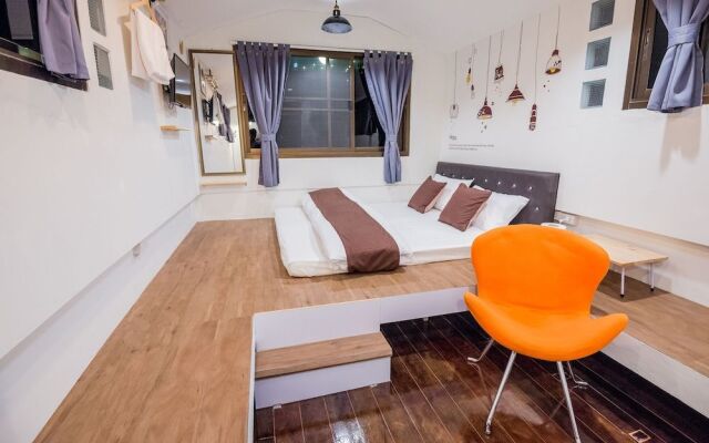 T Smy House - Hostel