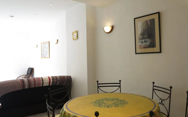 Very Central 1 Bedroom with Balcony