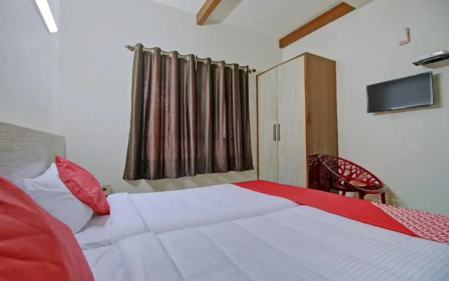 Taj Residency Boarding & Lodging by OYO Rooms