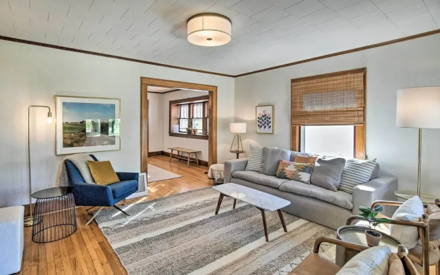 Family-friendly Des Moines Retreat w/ Patio!