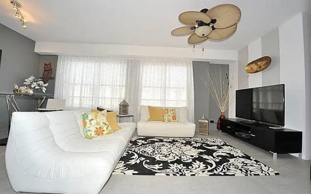 Chic Bohemian Apartment at the Mercury Hotel