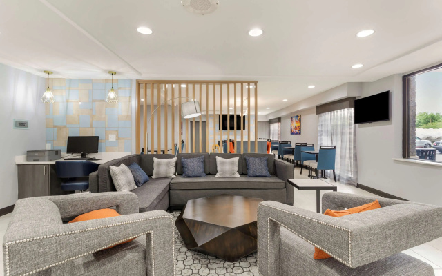 Best Western Plus Cleveland Inn & Suites