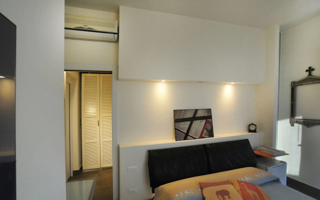 Art House Margine Rosso