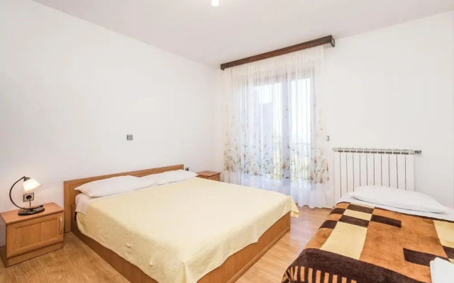 Stunning Home in Brsec With Wifi and 3 Bedrooms