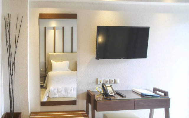 Royal Hotel and Suites