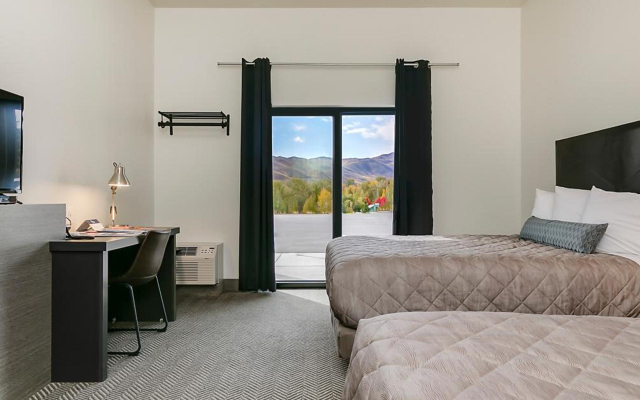 Silver Creek Hotel