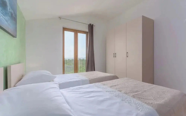 Villa in Skitaca With Pool and Sea Views