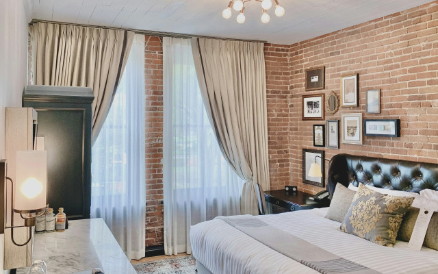 The Charmant Hotel