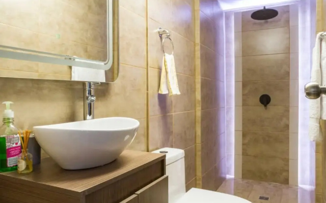 Penthouse 3rd Floor Lleras